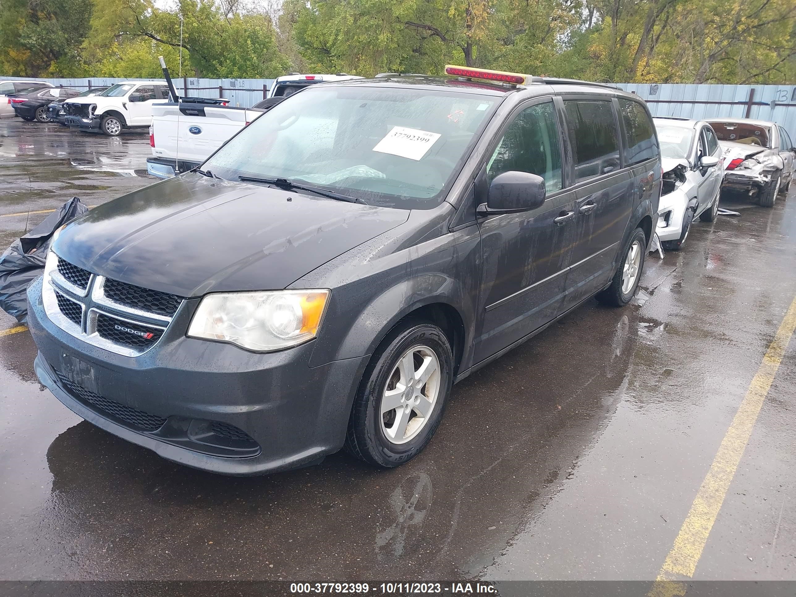 Photo 1 VIN: 2C4RDGCG8CR329200 - DODGE CARAVAN 