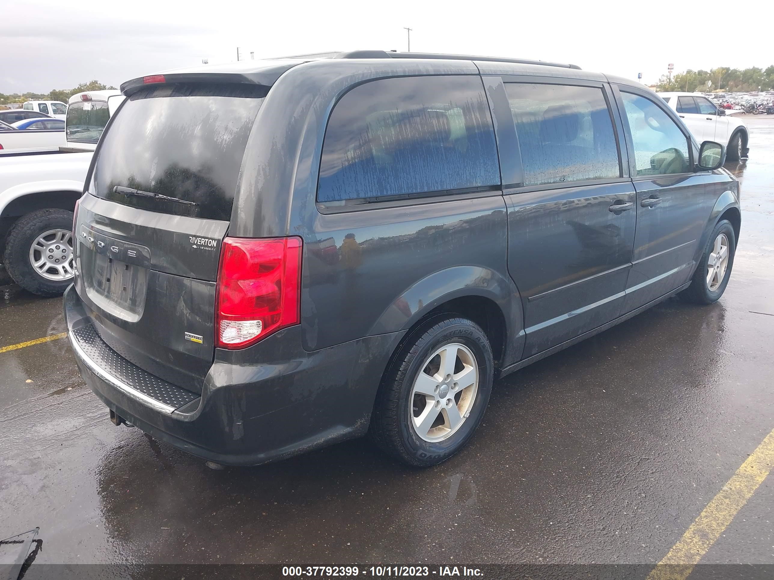 Photo 3 VIN: 2C4RDGCG8CR329200 - DODGE CARAVAN 