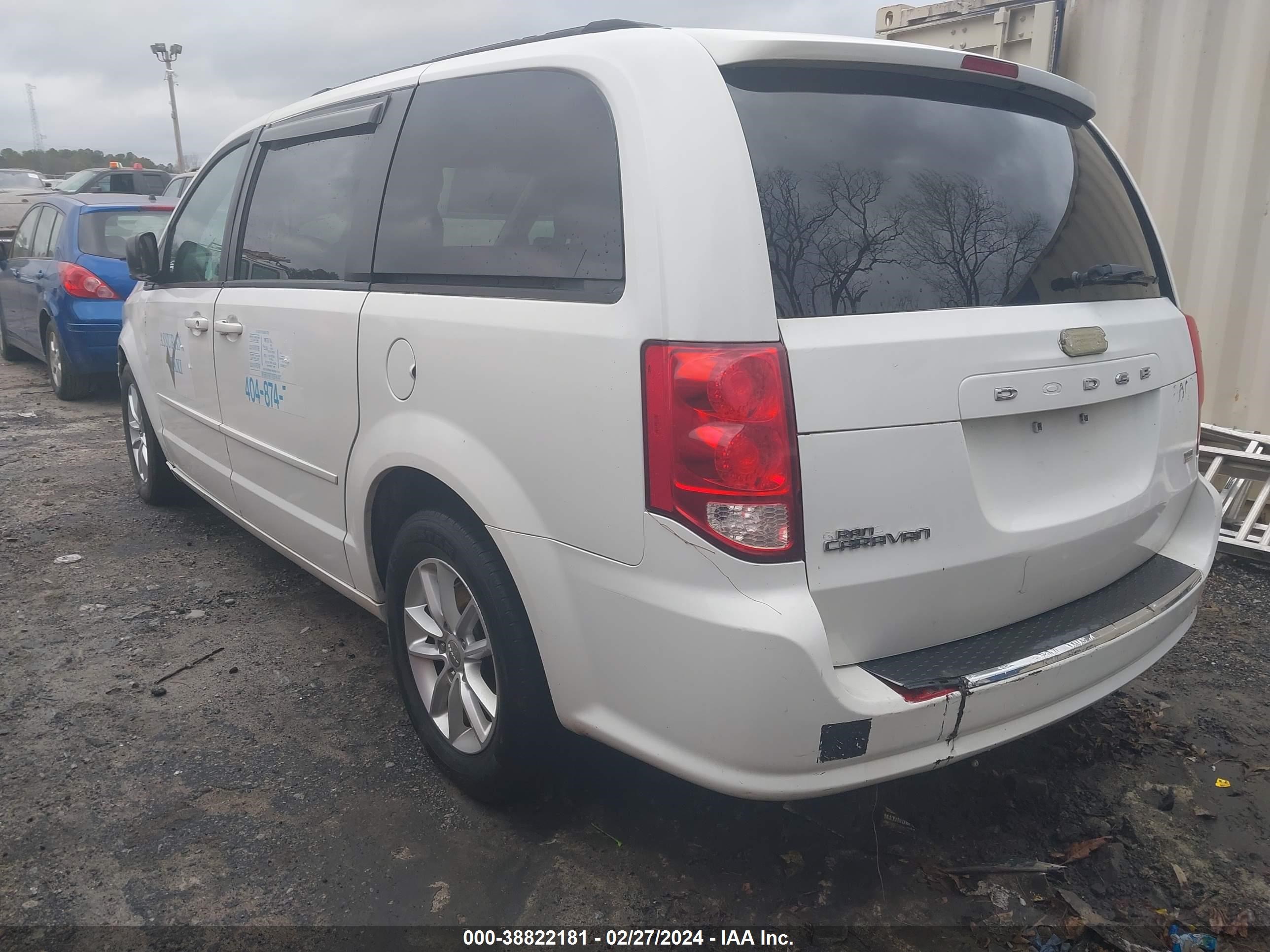 Photo 2 VIN: 2C4RDGCG8DR719182 - DODGE CARAVAN 