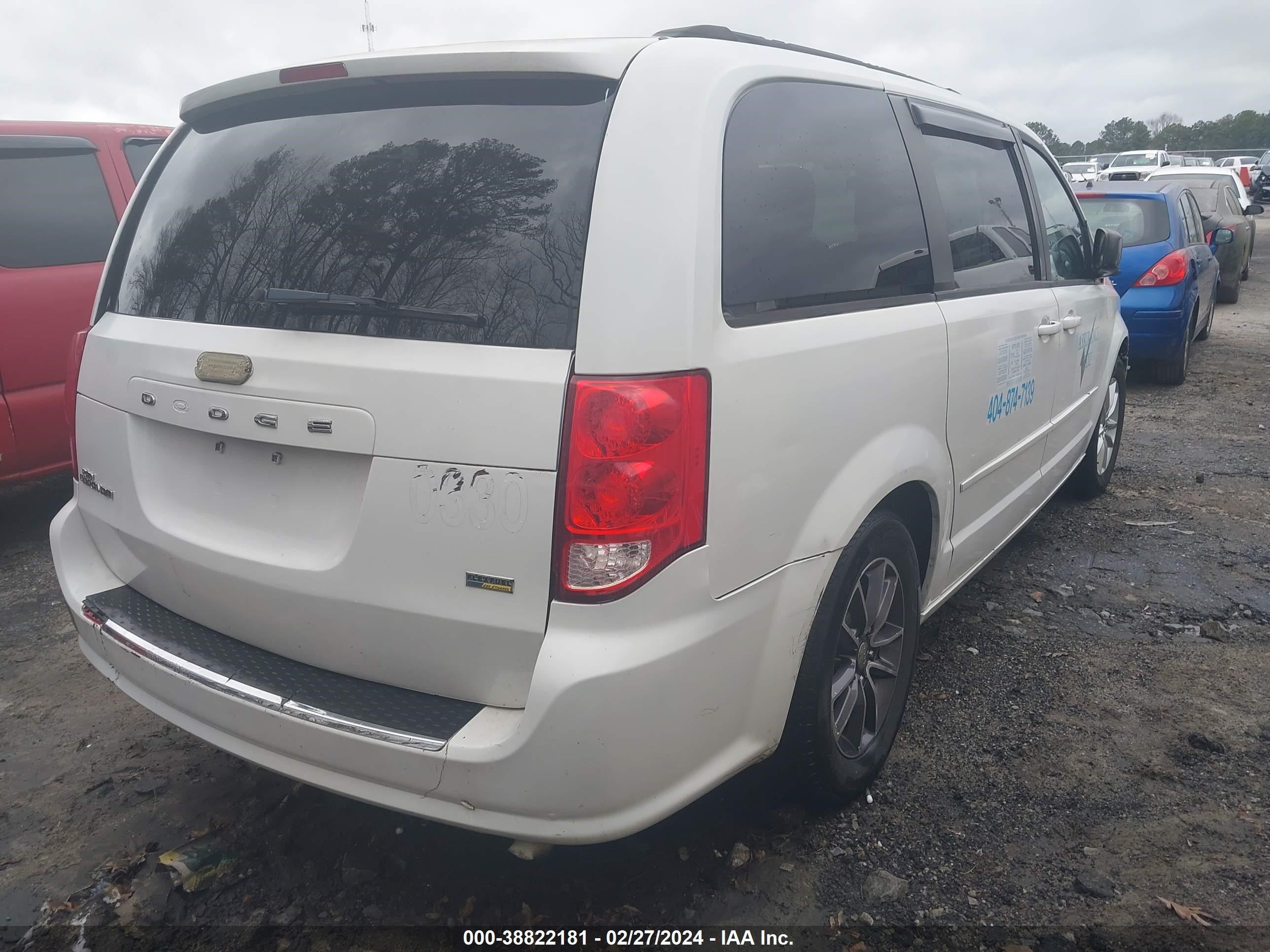 Photo 3 VIN: 2C4RDGCG8DR719182 - DODGE CARAVAN 