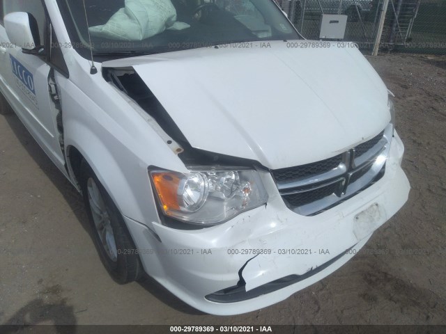 Photo 5 VIN: 2C4RDGCG8FR529627 - DODGE GRAND CARAVAN 