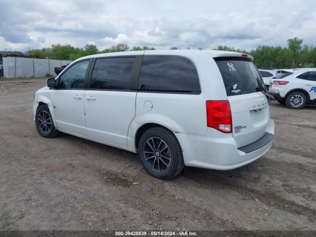 Photo 2 VIN: 2C4RDGCG8JR256407 - DODGE GRAND CARAVAN 