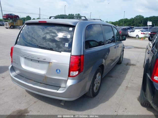 Photo 3 VIN: 2C4RDGCG8JR265625 - DODGE GRAND CARAVAN 