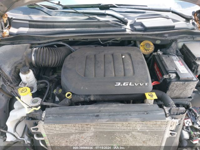 Photo 9 VIN: 2C4RDGCG8JR265625 - DODGE GRAND CARAVAN 