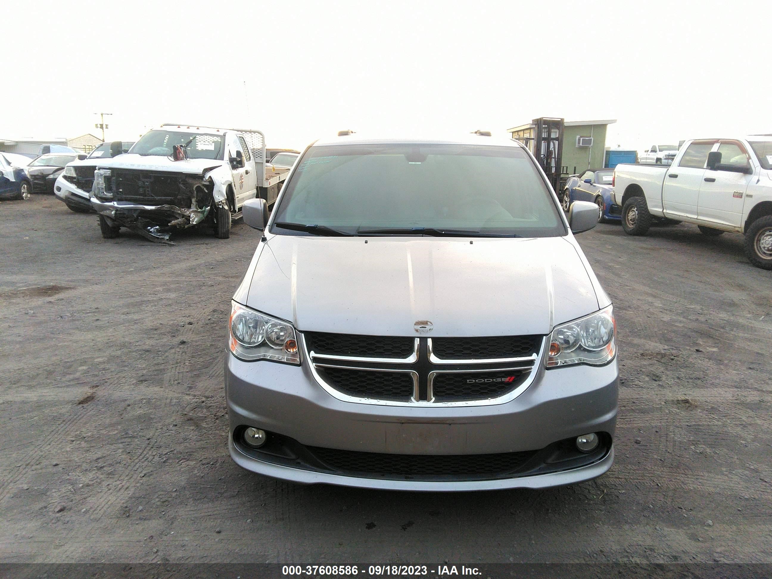 Photo 11 VIN: 2C4RDGCG8KR517536 - DODGE CARAVAN 