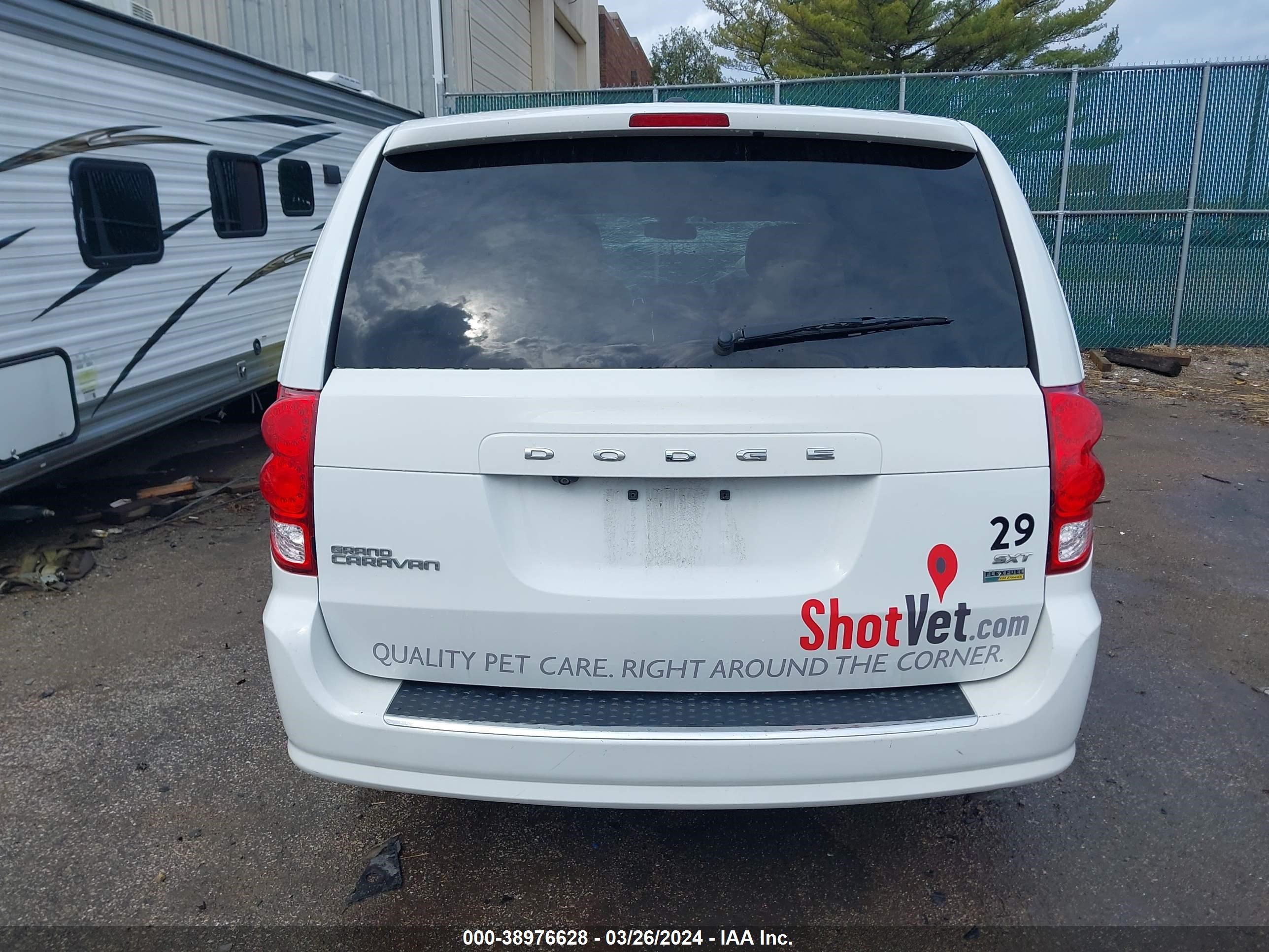 Photo 15 VIN: 2C4RDGCG8KR785003 - DODGE CARAVAN 