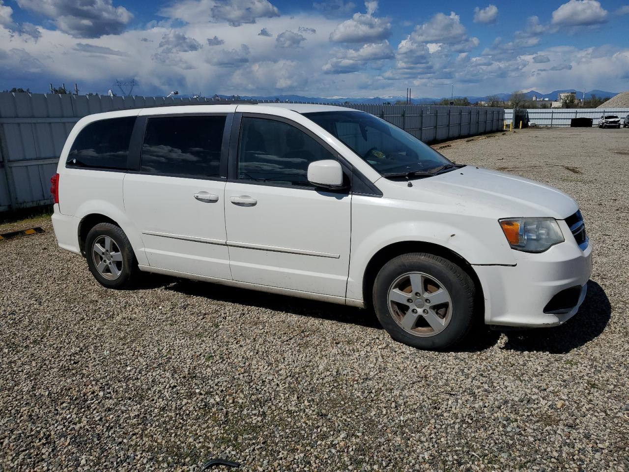 Photo 3 VIN: 2C4RDGCG9CR146596 - DODGE CARAVAN 