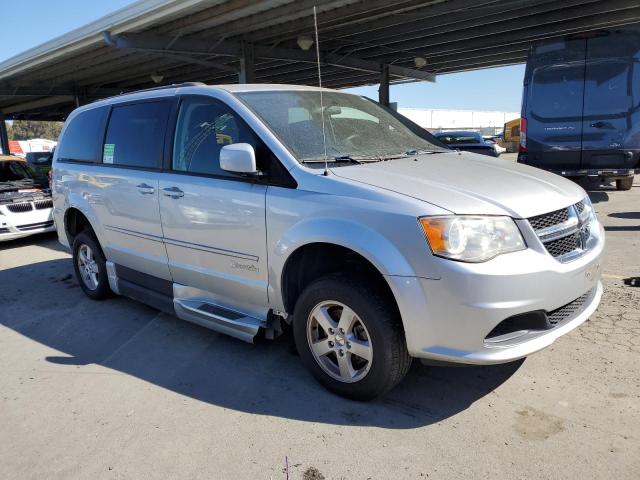 Photo 3 VIN: 2C4RDGCG9CR247718 - DODGE CARAVAN 