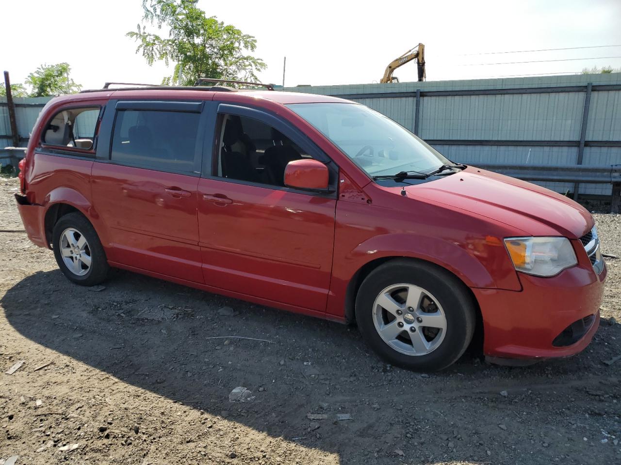 Photo 3 VIN: 2C4RDGCG9DR627238 - DODGE CARAVAN 