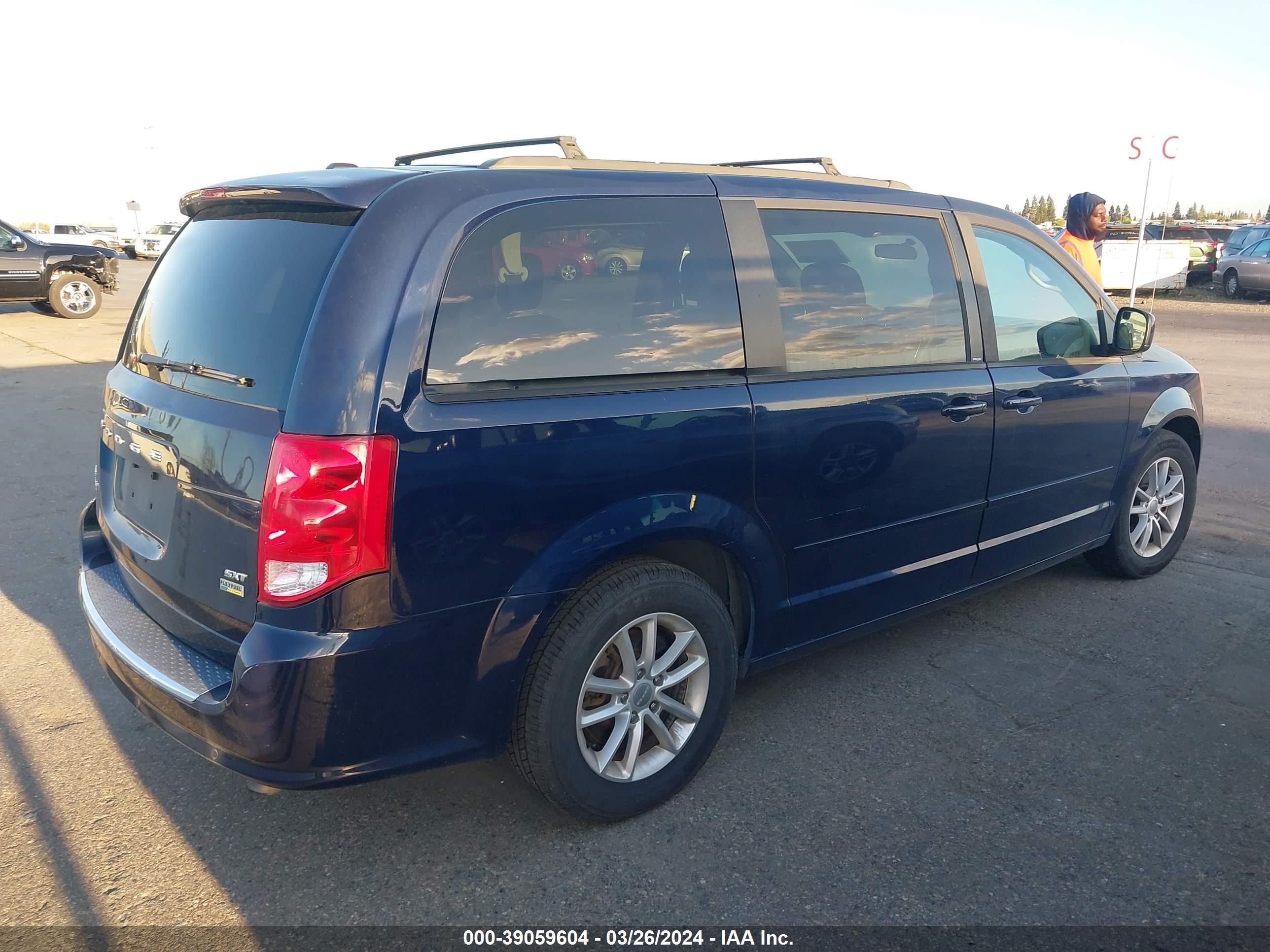 Photo 3 VIN: 2C4RDGCG9ER305376 - DODGE CARAVAN 