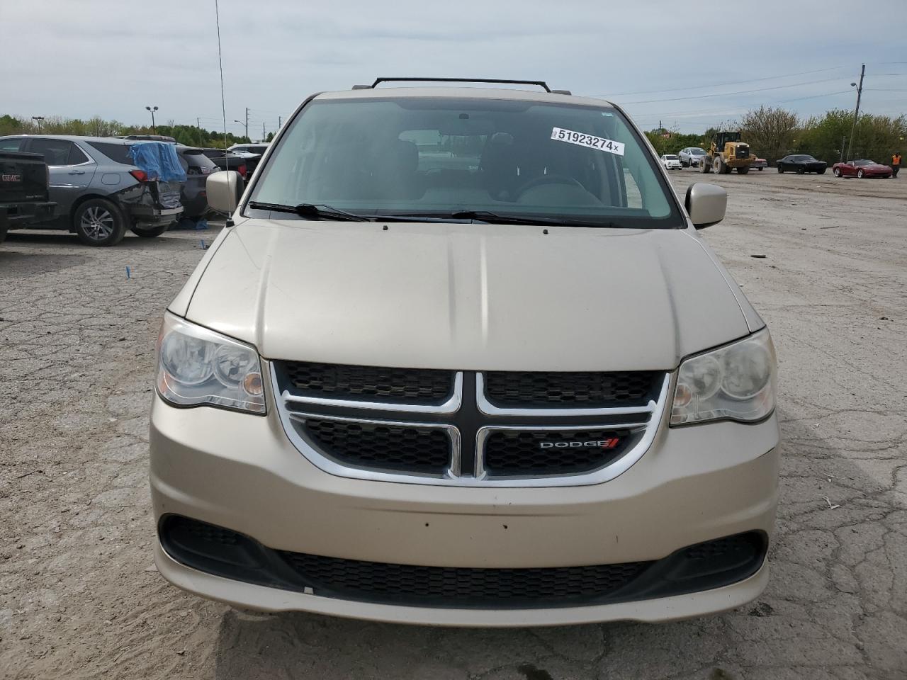 Photo 4 VIN: 2C4RDGCG9ER427414 - DODGE CARAVAN 