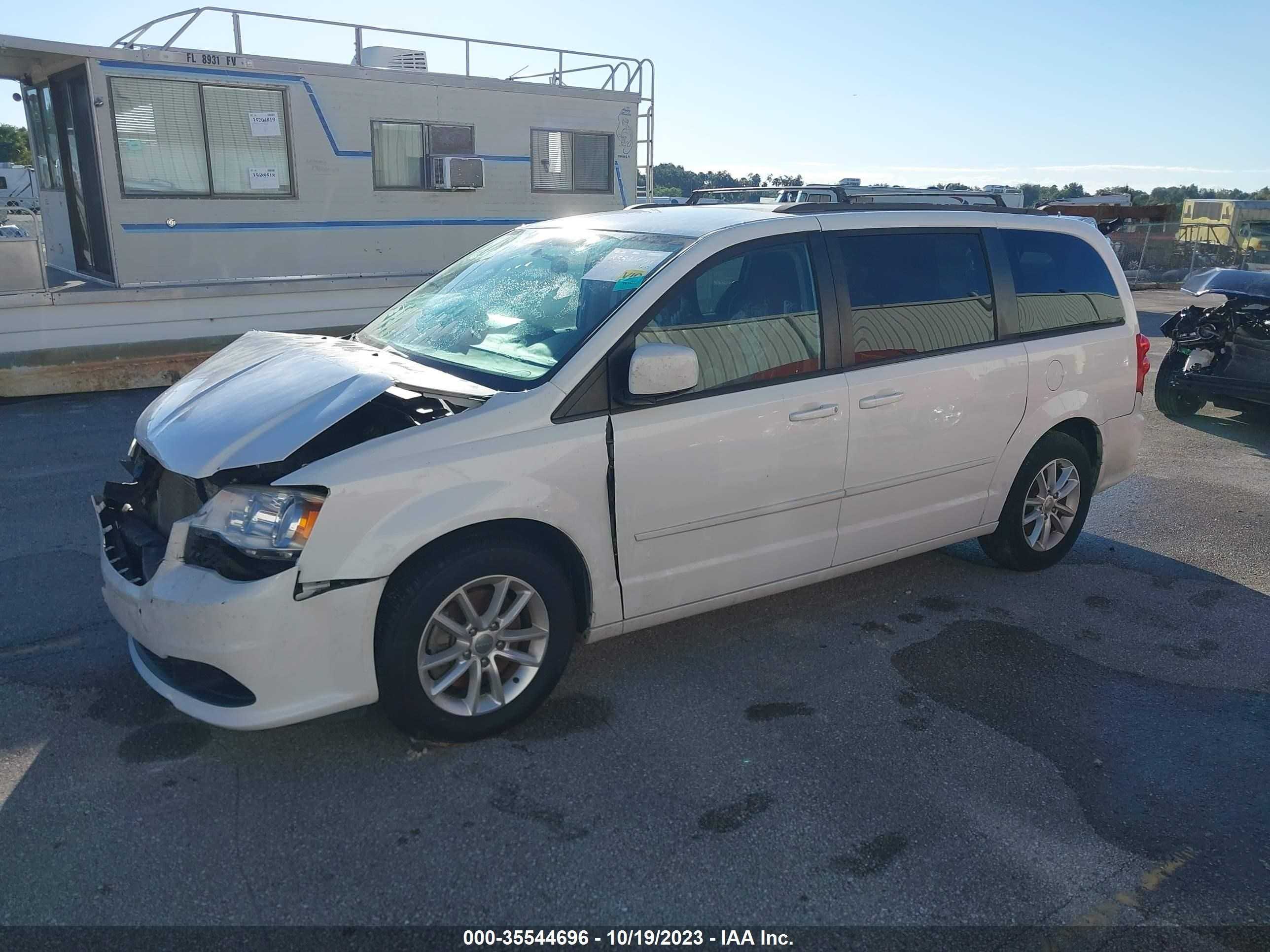 Photo 1 VIN: 2C4RDGCG9GR351776 - DODGE CARAVAN 