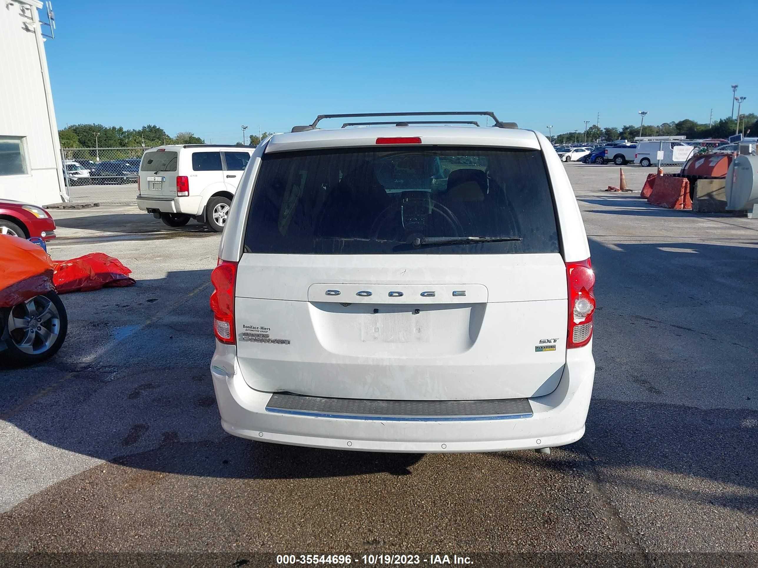 Photo 15 VIN: 2C4RDGCG9GR351776 - DODGE CARAVAN 