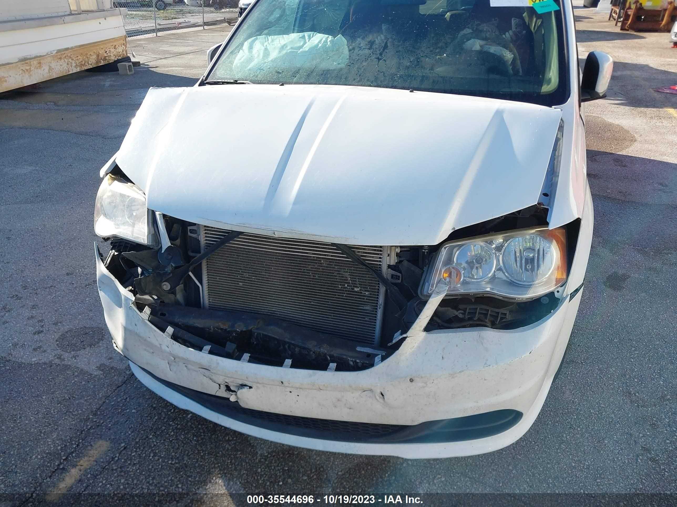 Photo 5 VIN: 2C4RDGCG9GR351776 - DODGE CARAVAN 