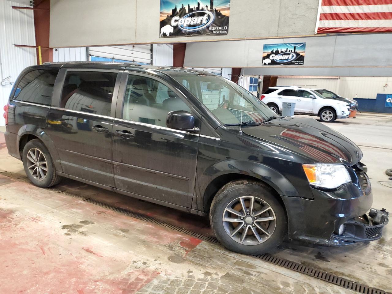 Photo 3 VIN: 2C4RDGCG9HR717253 - DODGE CARAVAN 