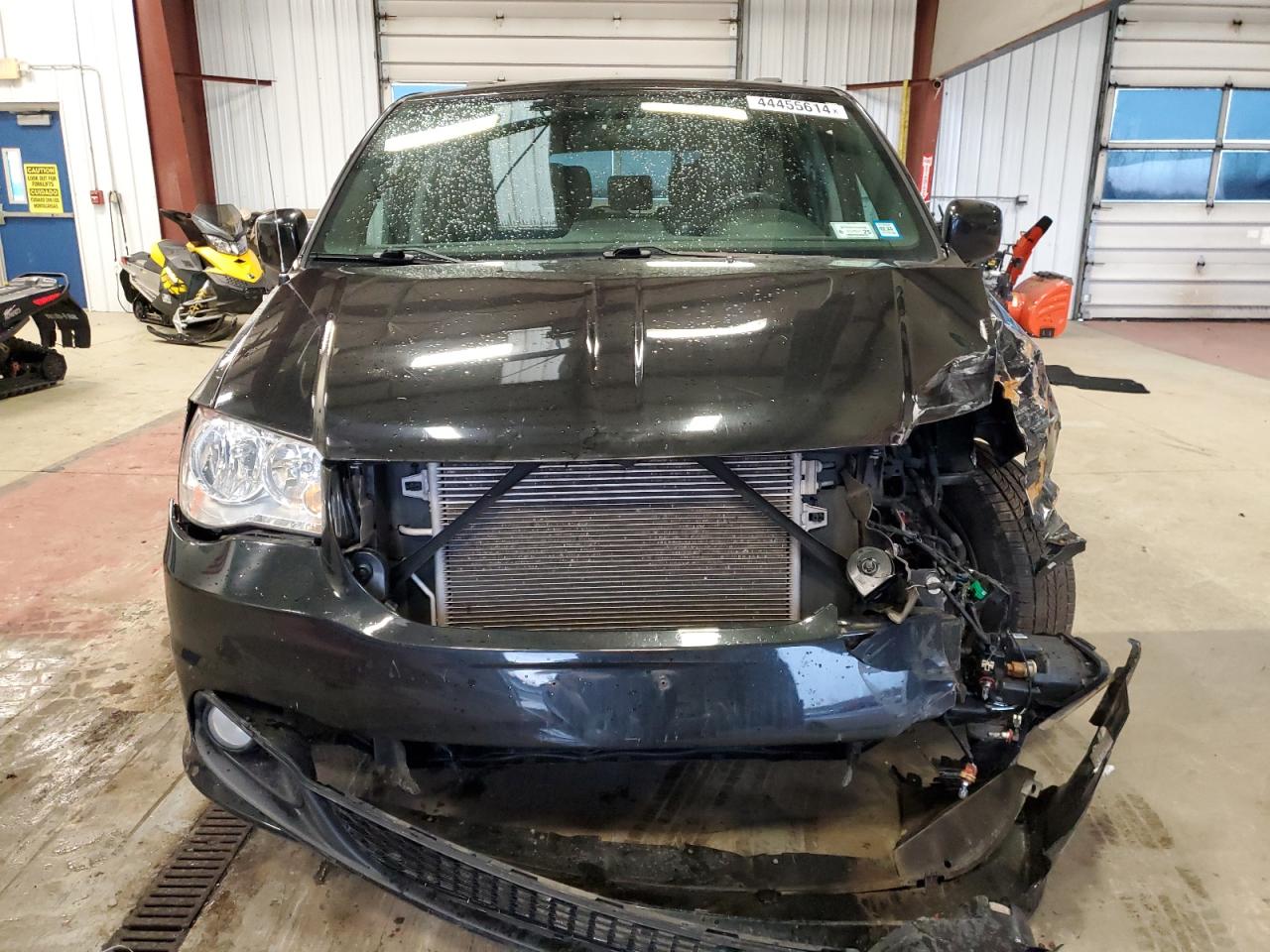 Photo 4 VIN: 2C4RDGCG9HR717253 - DODGE CARAVAN 