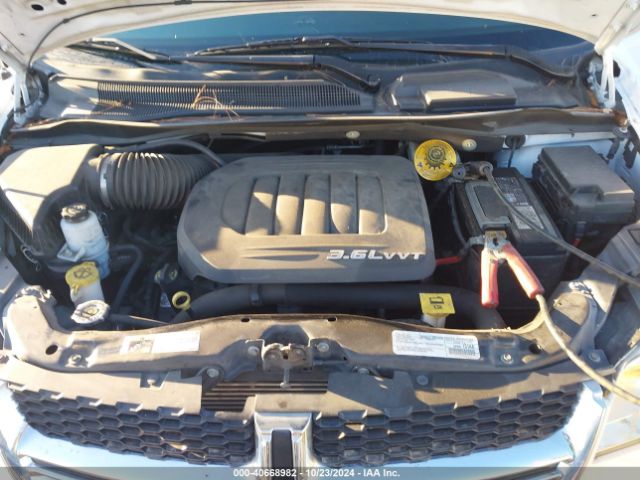 Photo 9 VIN: 2C4RDGCG9JR241446 - DODGE GRAND CARAVAN 