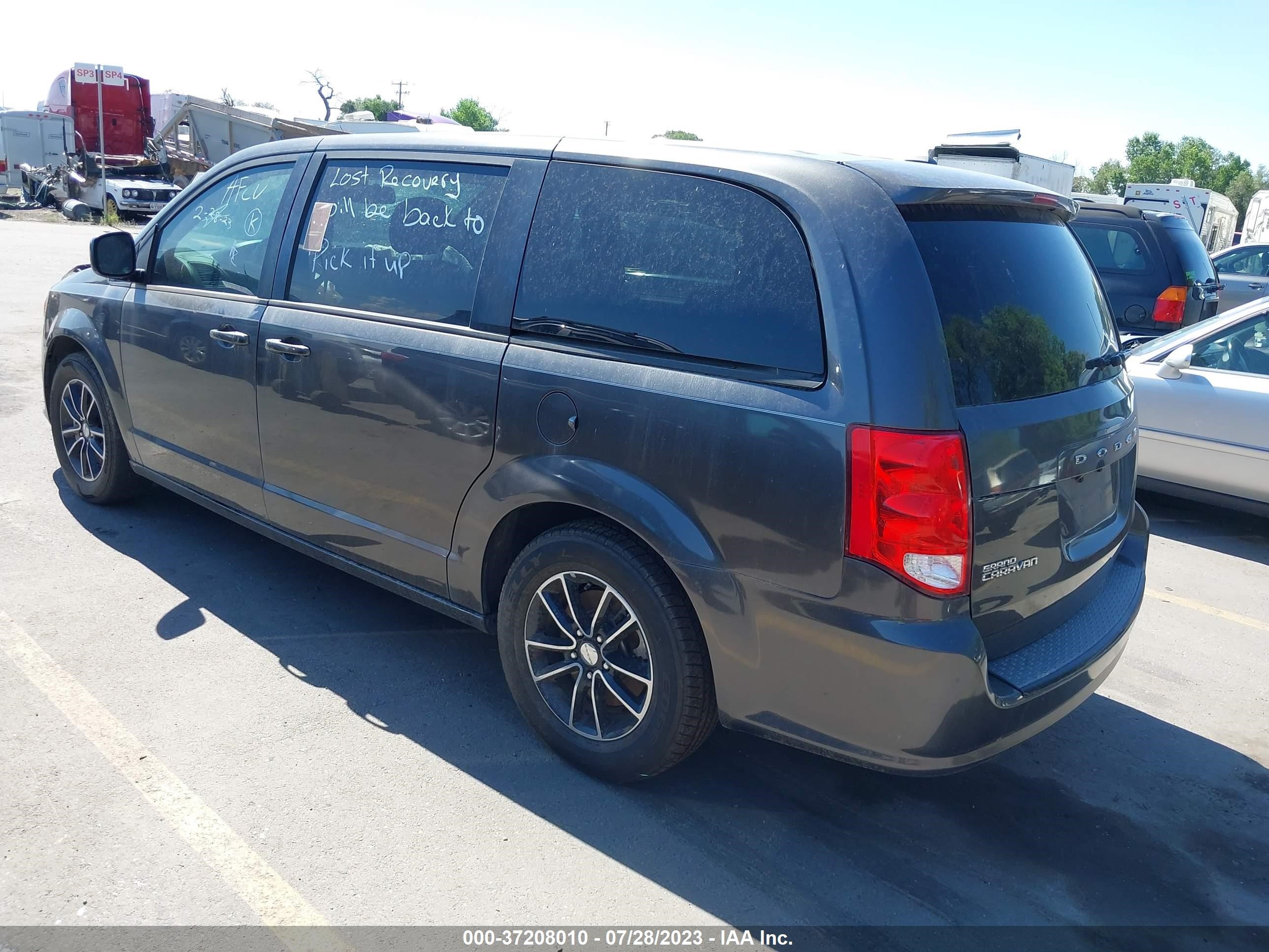 Photo 2 VIN: 2C4RDGCG9JR262796 - DODGE CARAVAN 