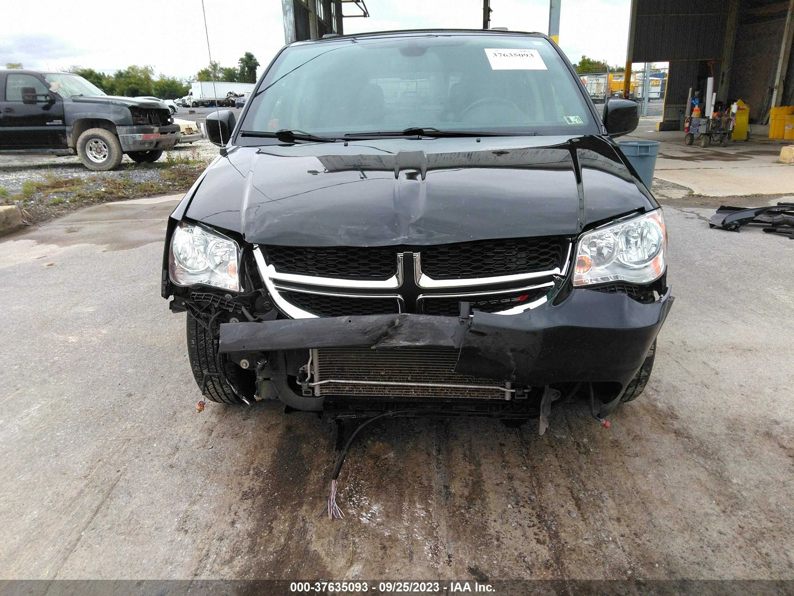 Photo 12 VIN: 2C4RDGCG9KR514063 - DODGE CARAVAN 