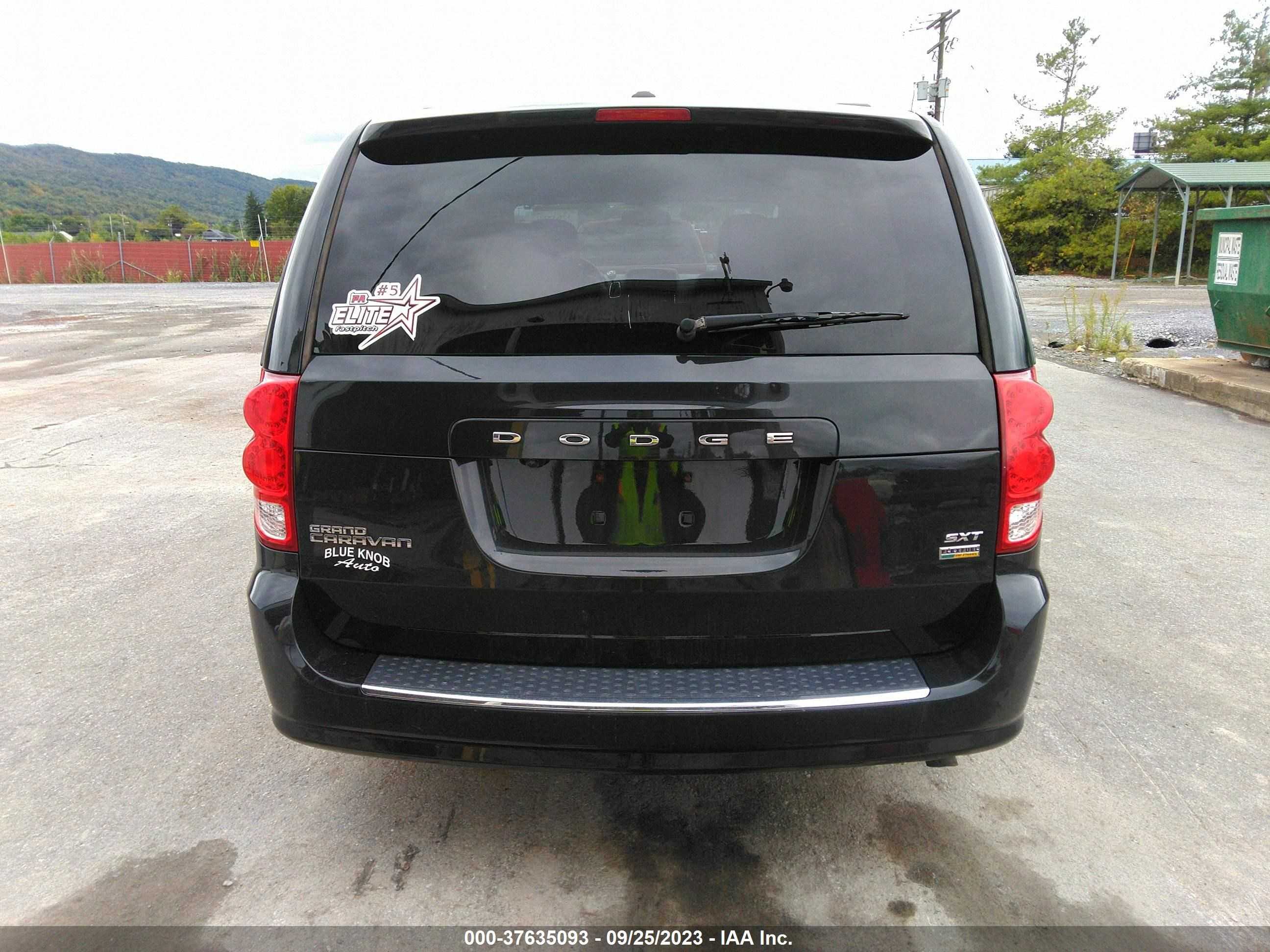 Photo 16 VIN: 2C4RDGCG9KR514063 - DODGE CARAVAN 