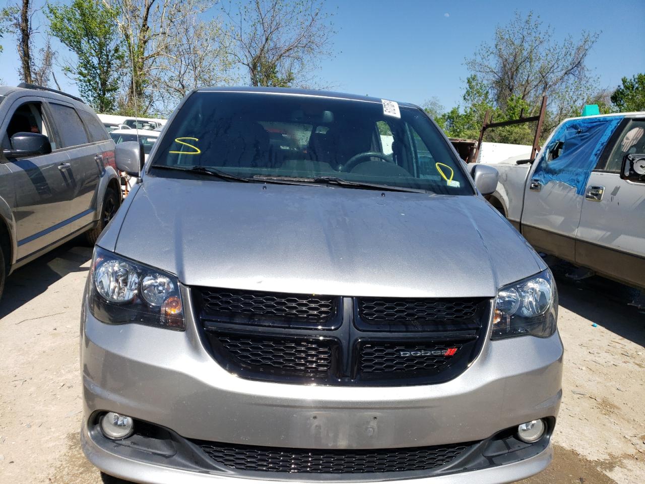 Photo 4 VIN: 2C4RDGCG9KR568849 - DODGE CARAVAN 