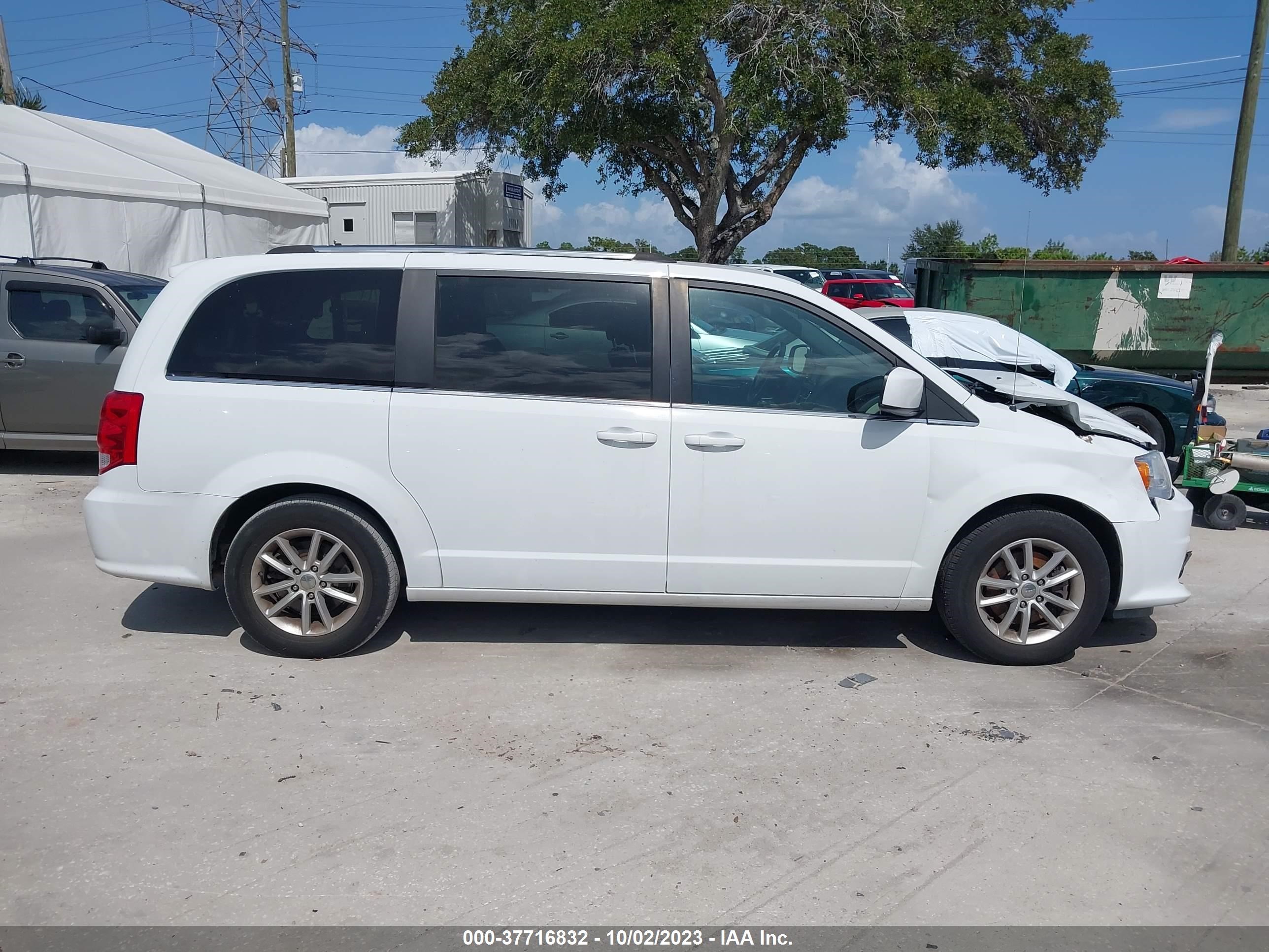 Photo 12 VIN: 2C4RDGCG9KR759168 - DODGE CARAVAN 