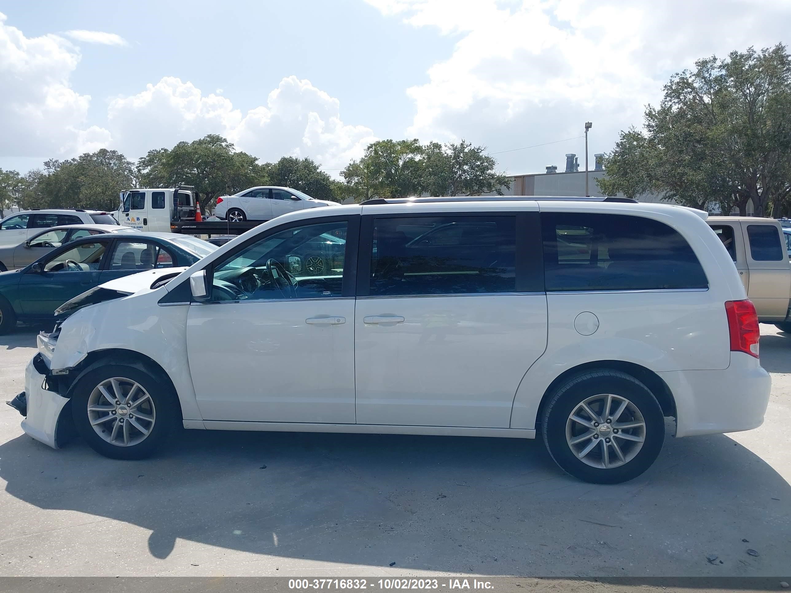 Photo 13 VIN: 2C4RDGCG9KR759168 - DODGE CARAVAN 