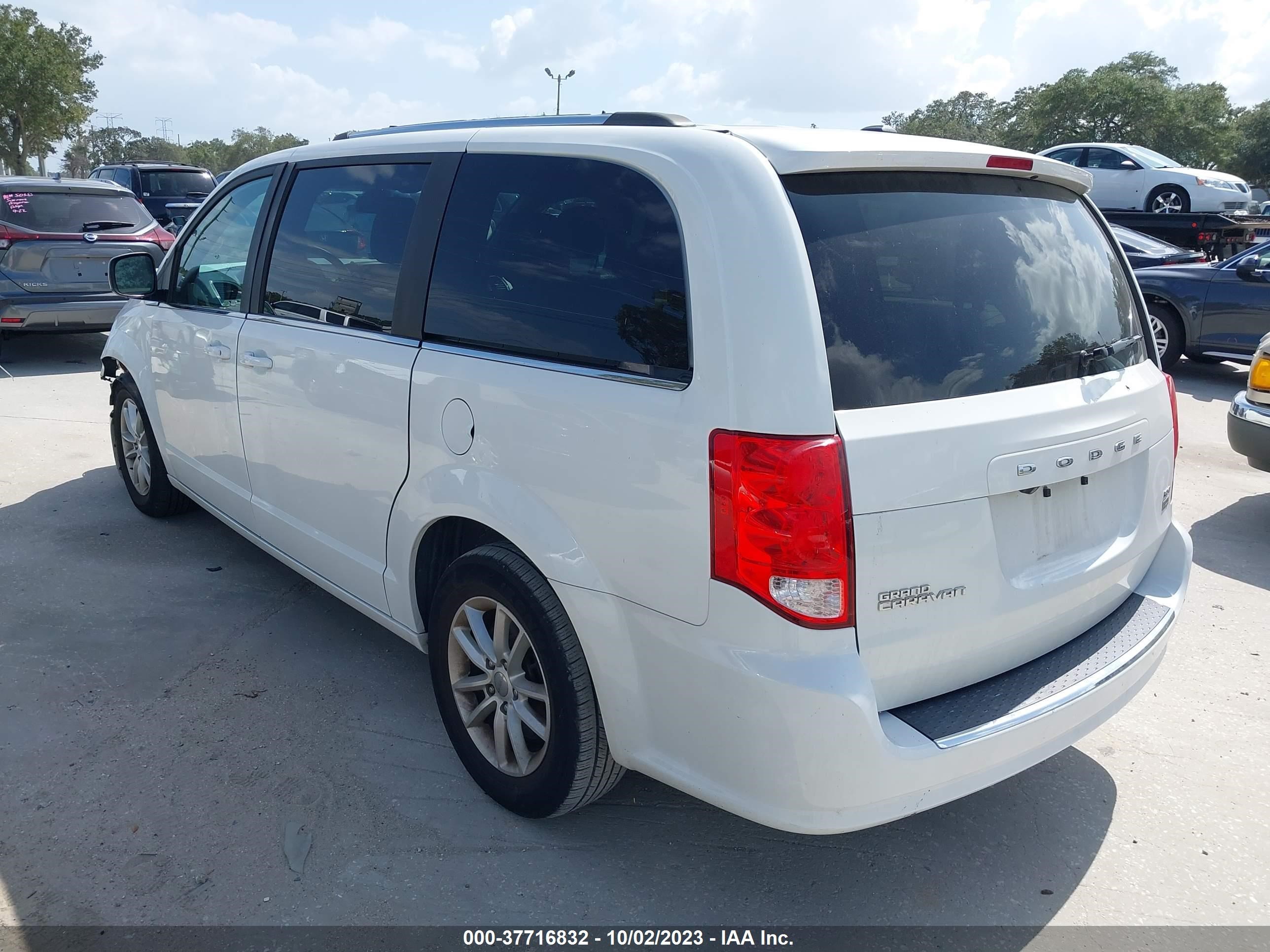 Photo 2 VIN: 2C4RDGCG9KR759168 - DODGE CARAVAN 