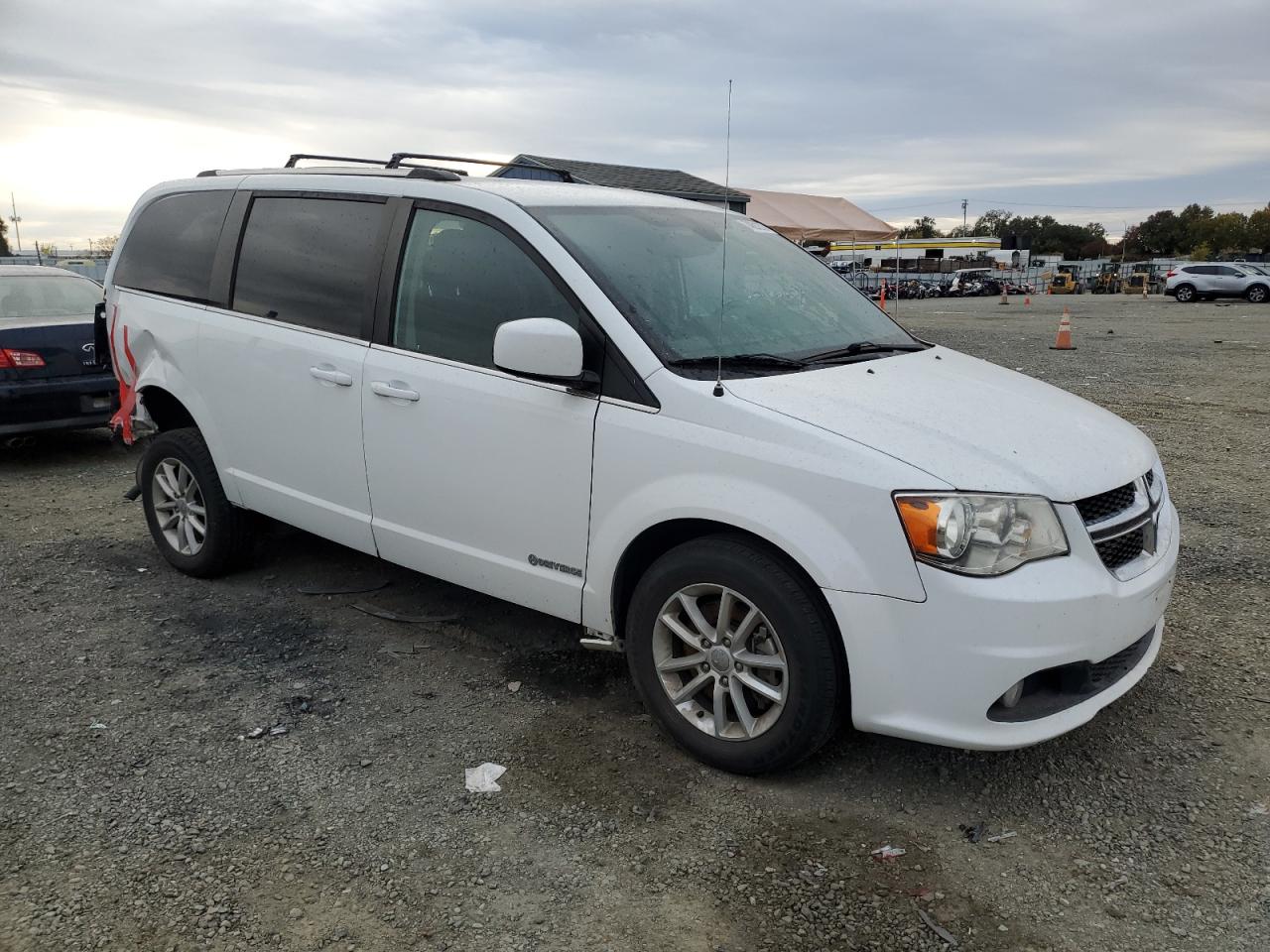 Photo 3 VIN: 2C4RDGCG9KR761891 - DODGE CARAVAN 