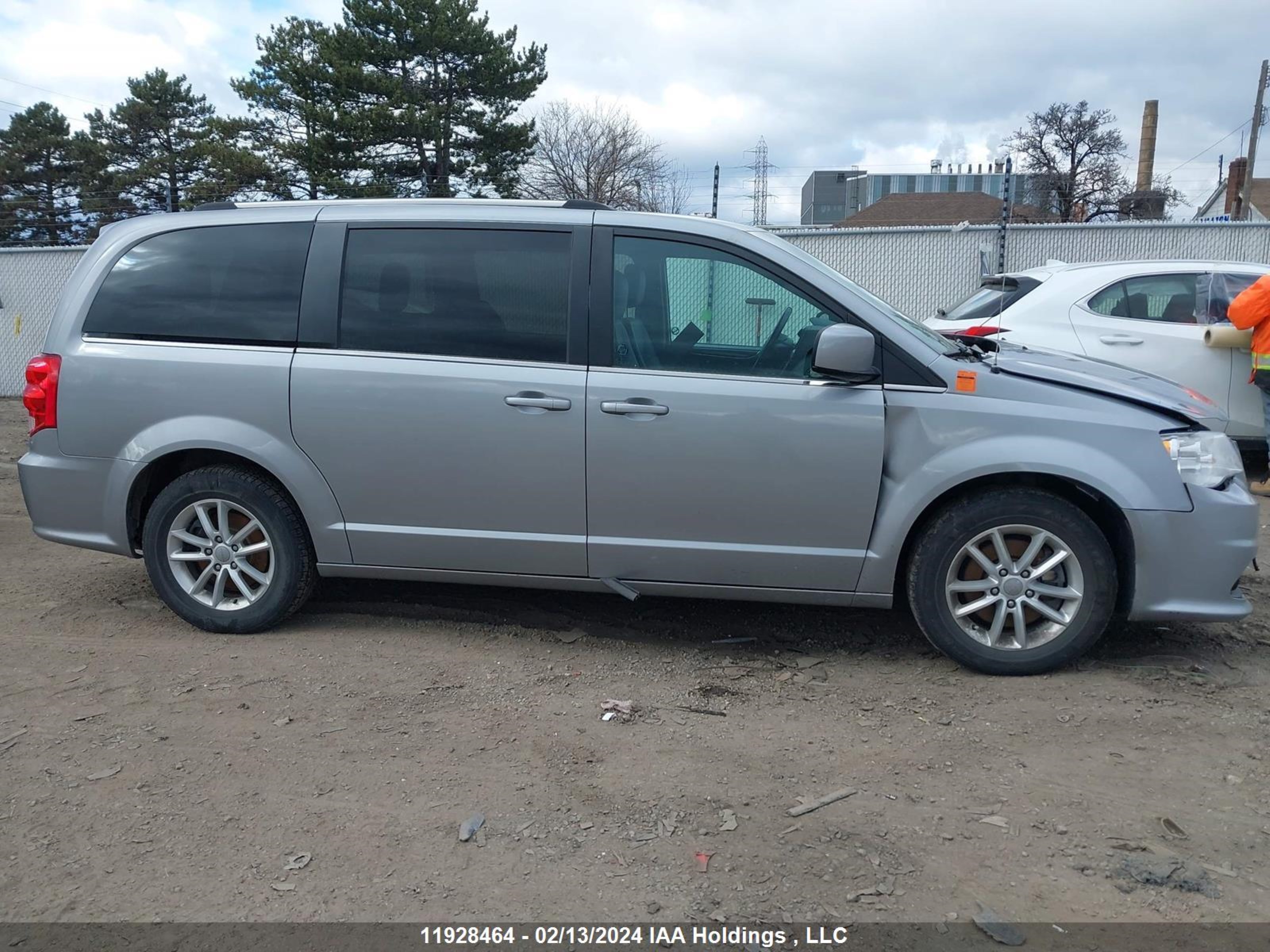 Photo 13 VIN: 2C4RDGCG9LR245144 - DODGE CARAVAN 