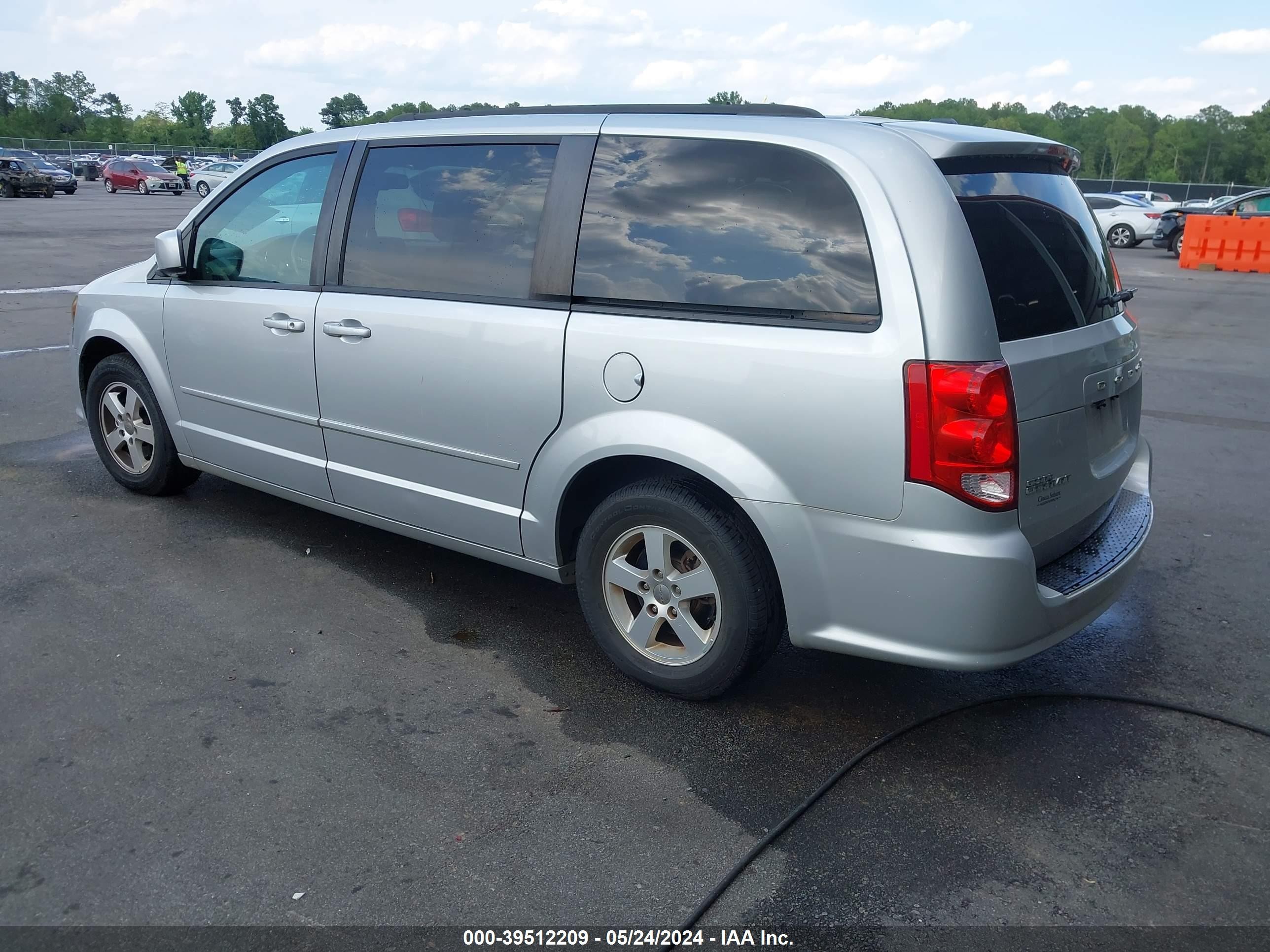 Photo 2 VIN: 2C4RDGCGXCR130570 - DODGE CARAVAN 