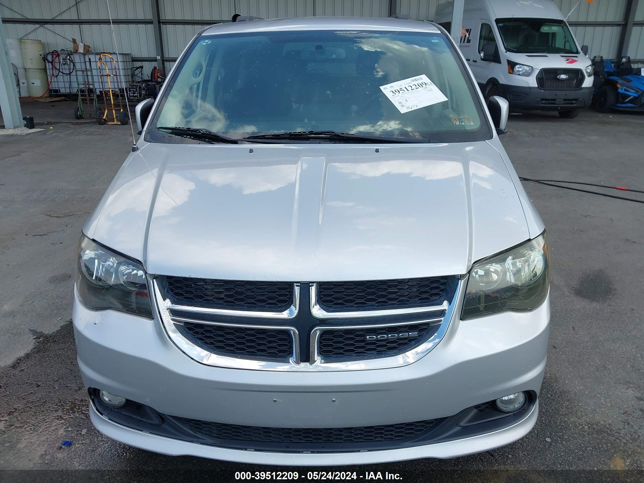 Photo 5 VIN: 2C4RDGCGXCR130570 - DODGE CARAVAN 