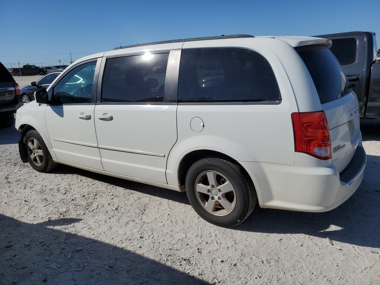 Photo 1 VIN: 2C4RDGCGXCR205882 - DODGE CARAVAN 