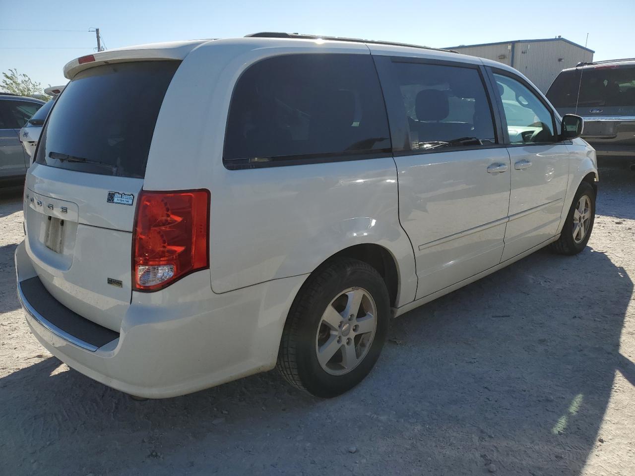 Photo 2 VIN: 2C4RDGCGXCR205882 - DODGE CARAVAN 