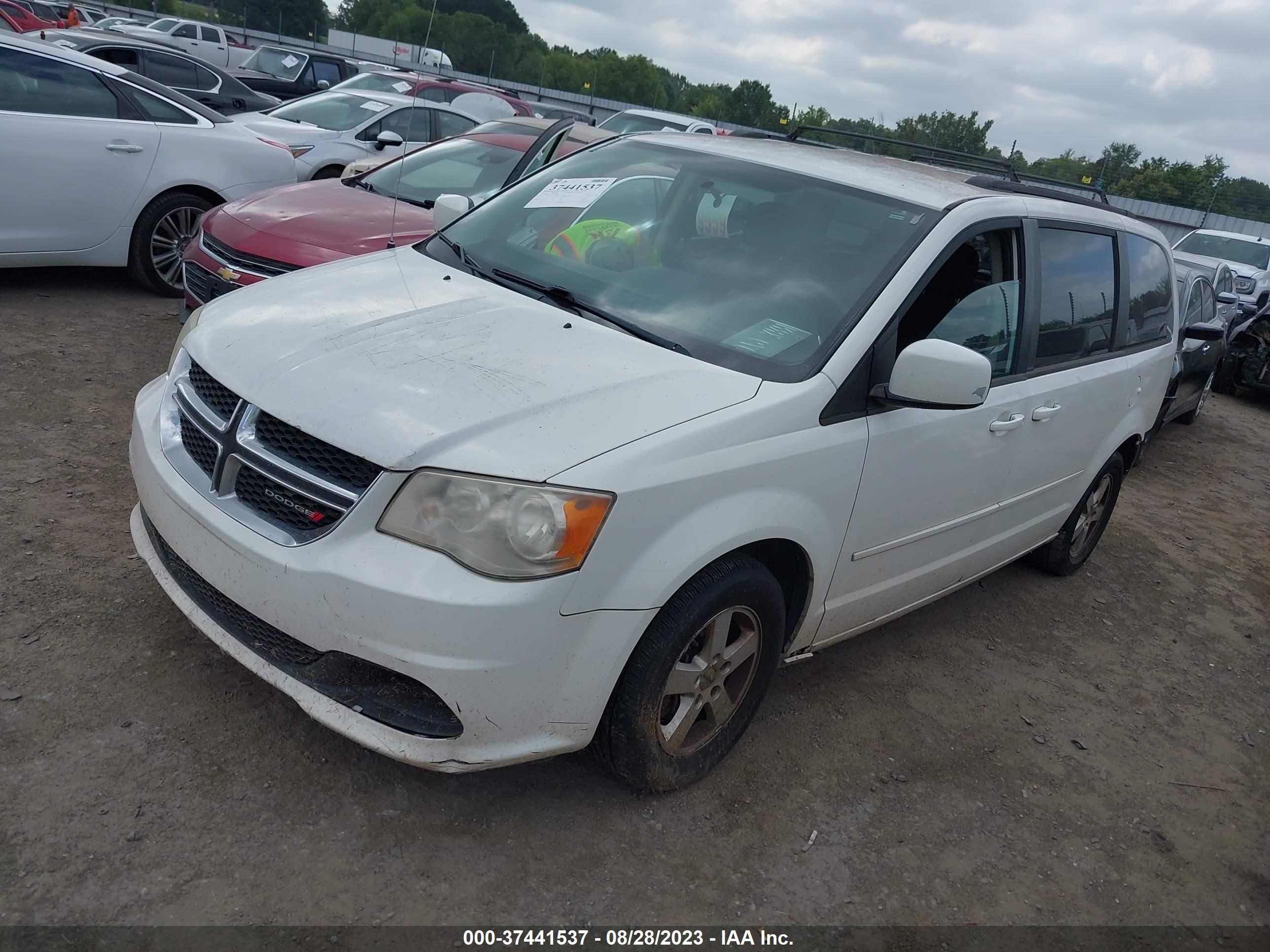 Photo 1 VIN: 2C4RDGCGXCR263880 - DODGE CARAVAN 