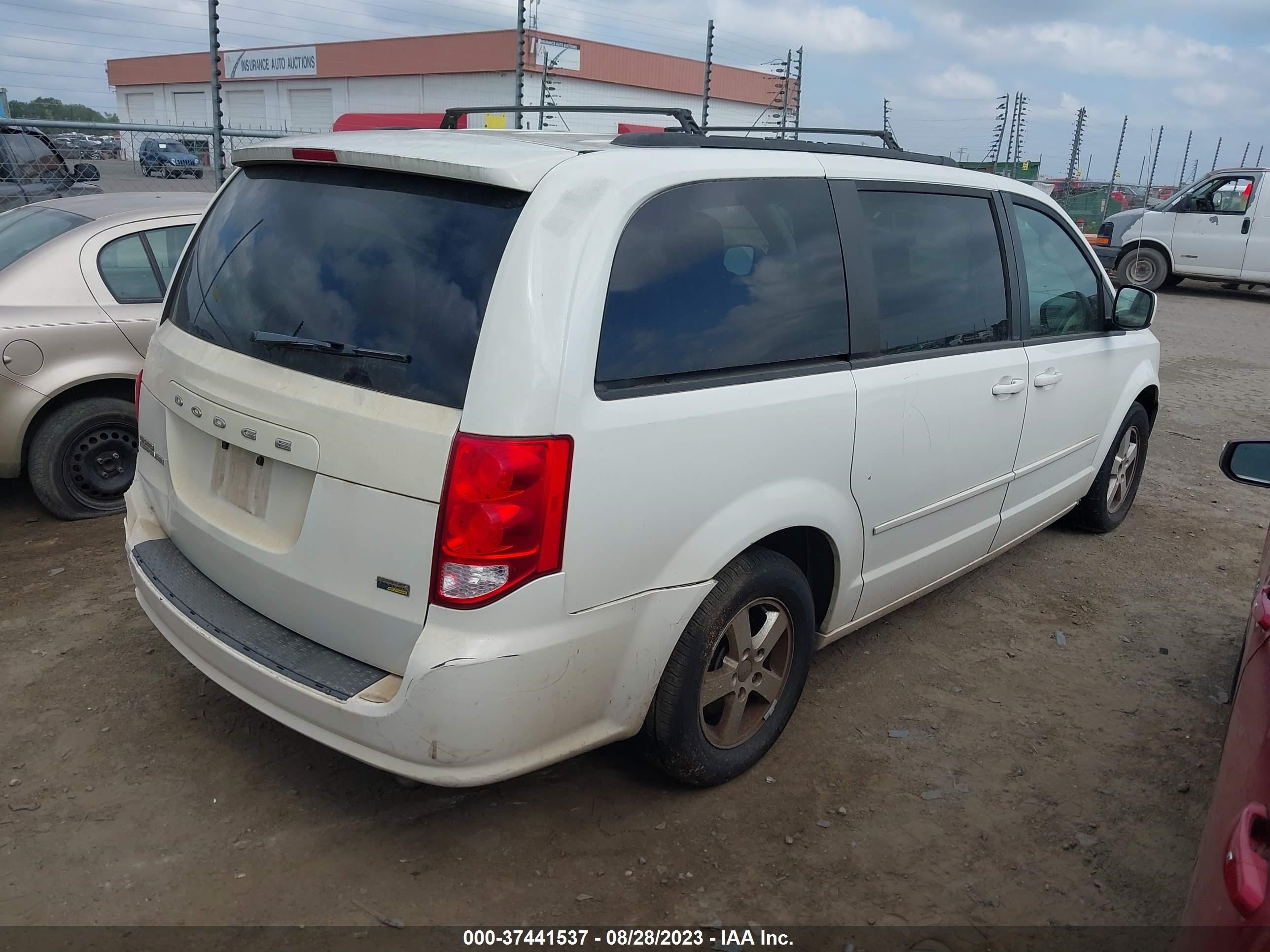 Photo 3 VIN: 2C4RDGCGXCR263880 - DODGE CARAVAN 