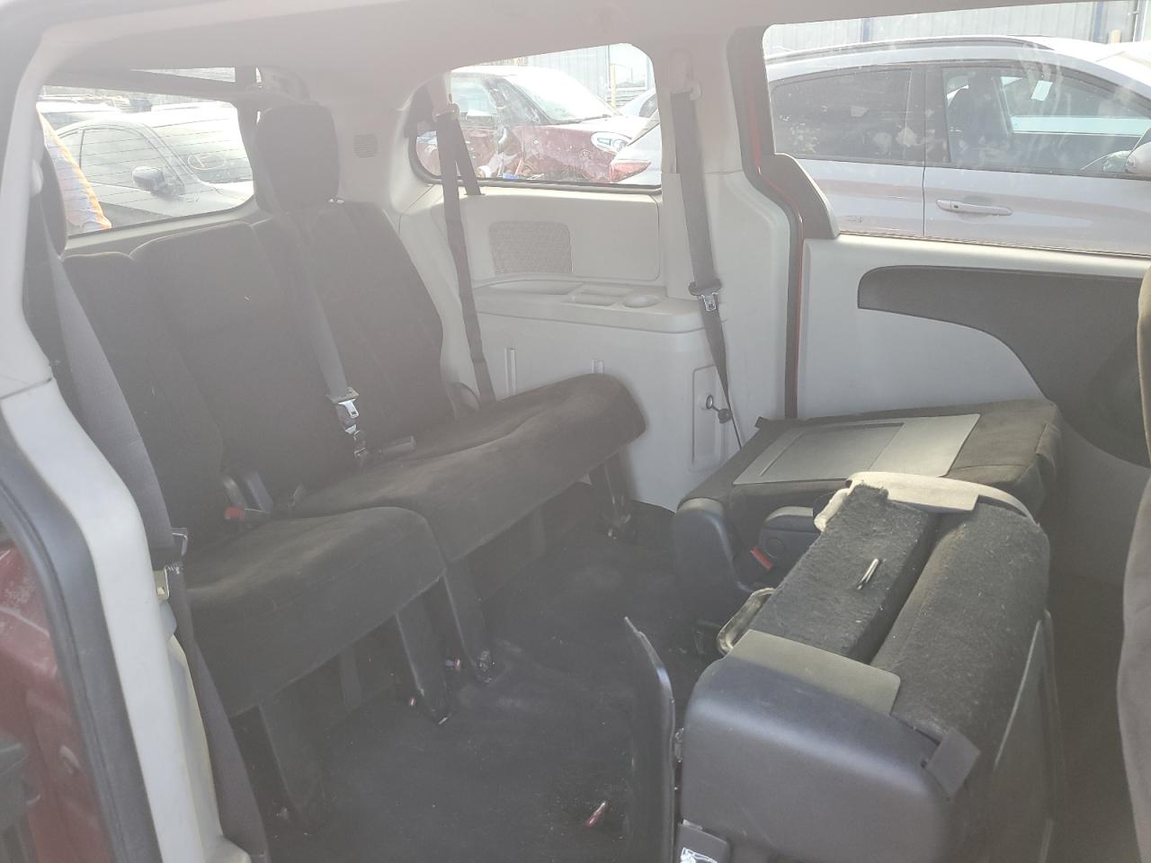 Photo 10 VIN: 2C4RDGCGXCR321972 - DODGE CARAVAN 