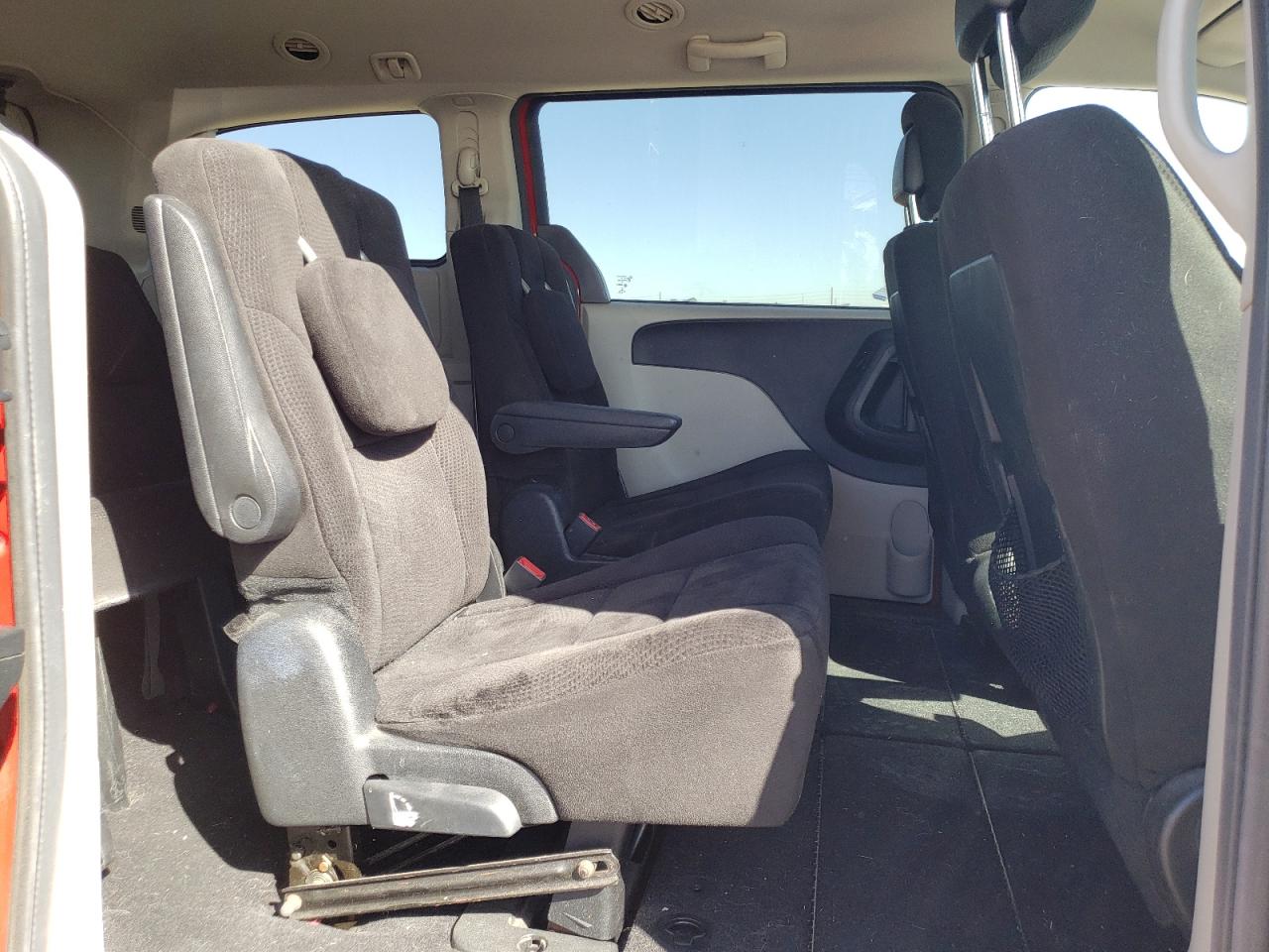 Photo 10 VIN: 2C4RDGCGXDR580706 - DODGE CARAVAN 