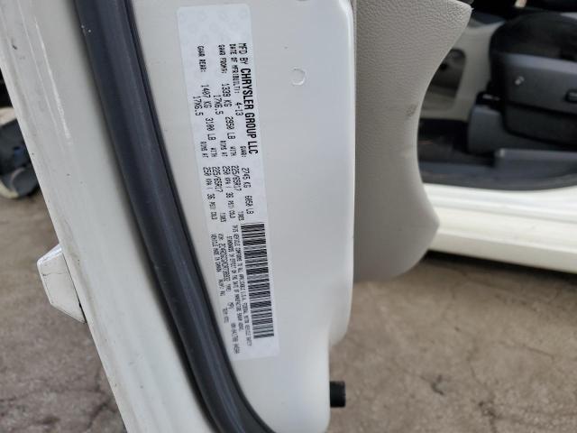 Photo 13 VIN: 2C4RDGCGXDR738932 - DODGE CARAVAN 