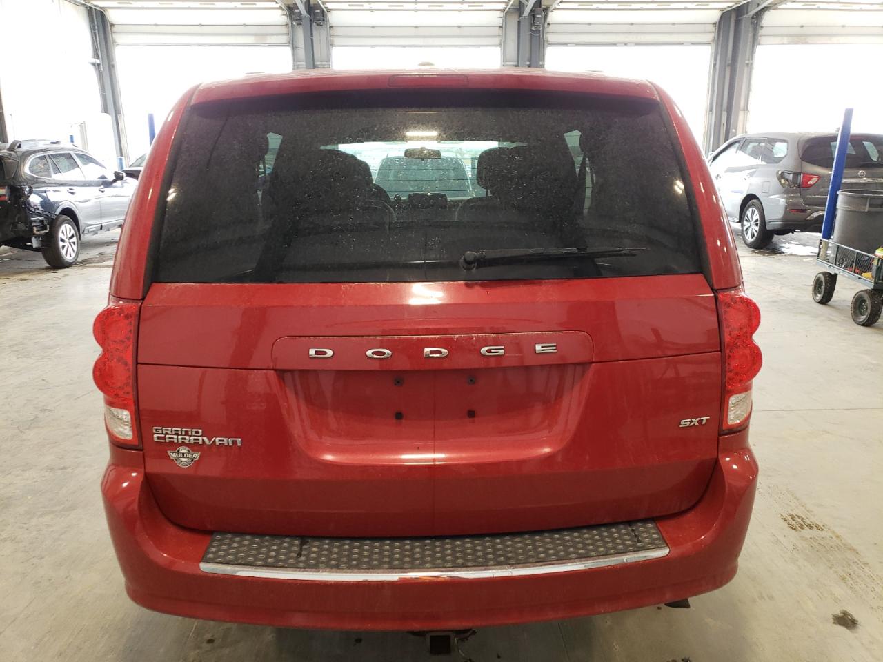 Photo 5 VIN: 2C4RDGCGXER170229 - DODGE CARAVAN 