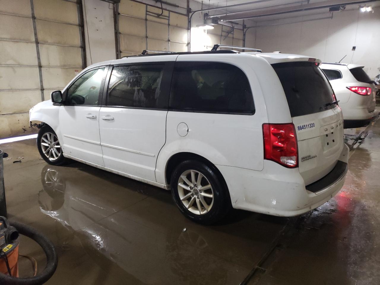 Photo 1 VIN: 2C4RDGCGXFR640177 - DODGE CARAVAN 