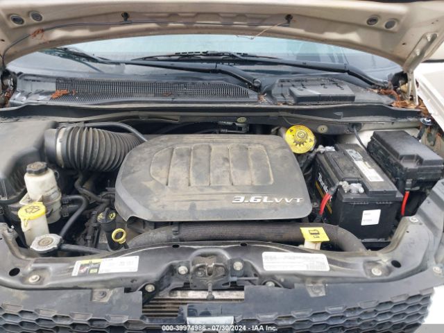 Photo 9 VIN: 2C4RDGCGXFR725746 - DODGE GRAND CARAVAN 