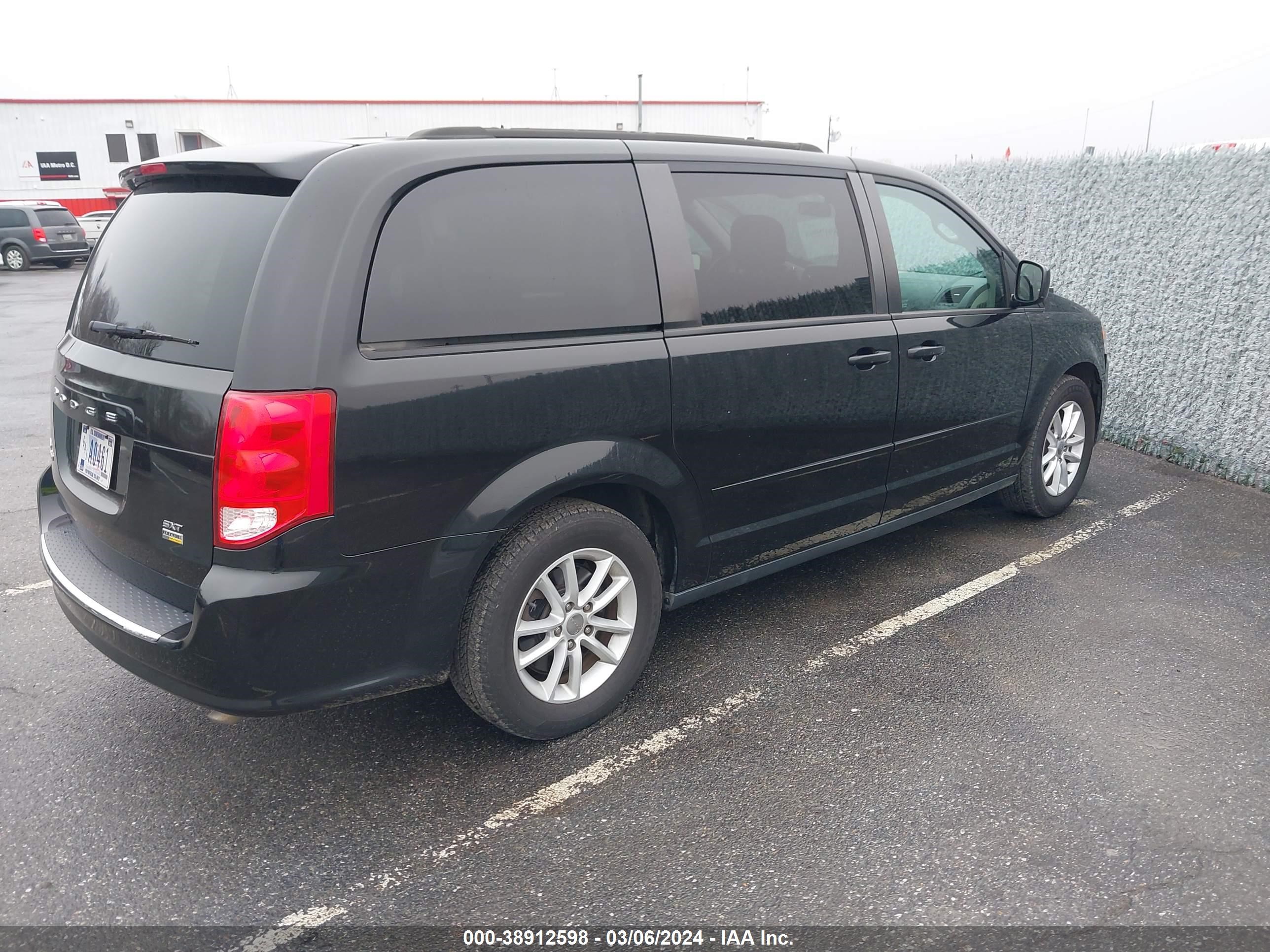 Photo 3 VIN: 2C4RDGCGXGR100779 - DODGE CARAVAN 