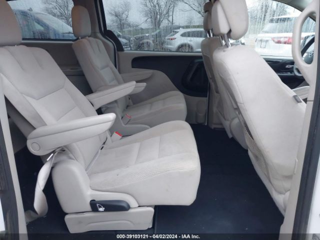 Photo 7 VIN: 2C4RDGCGXGR324828 - DODGE GRAND CARAVAN 