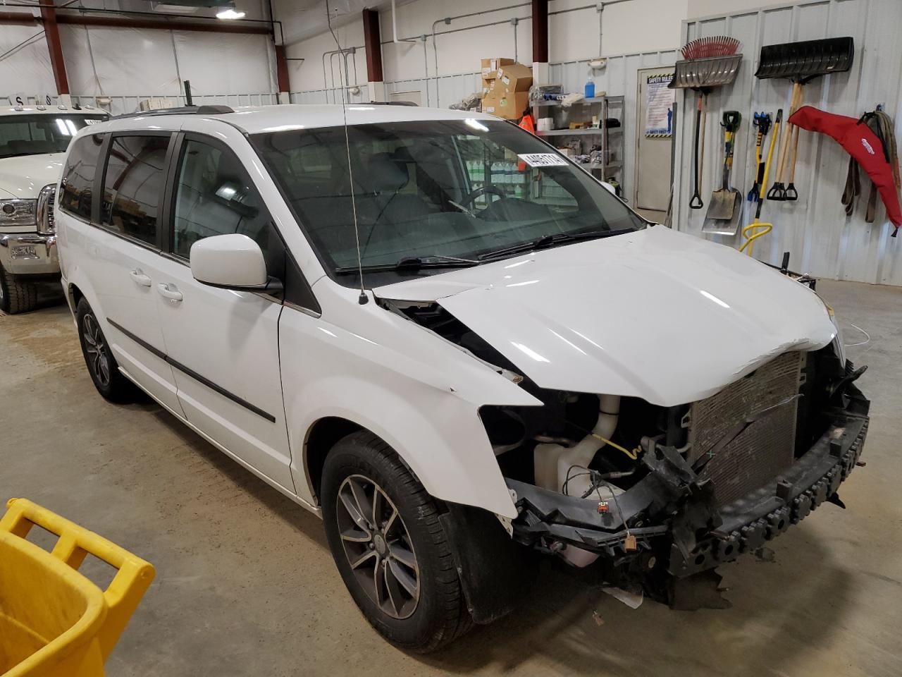 Photo 3 VIN: 2C4RDGCGXHR558209 - DODGE CARAVAN 