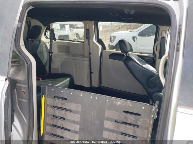 Photo 7 VIN: 2C4RDGCGXHR690337 - DODGE GRAND CARAVAN 