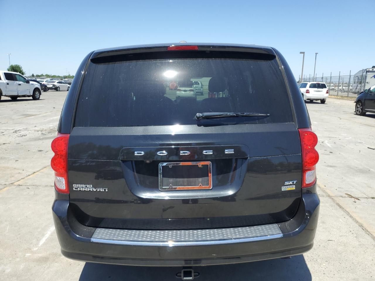 Photo 5 VIN: 2C4RDGCGXJR298559 - DODGE CARAVAN 