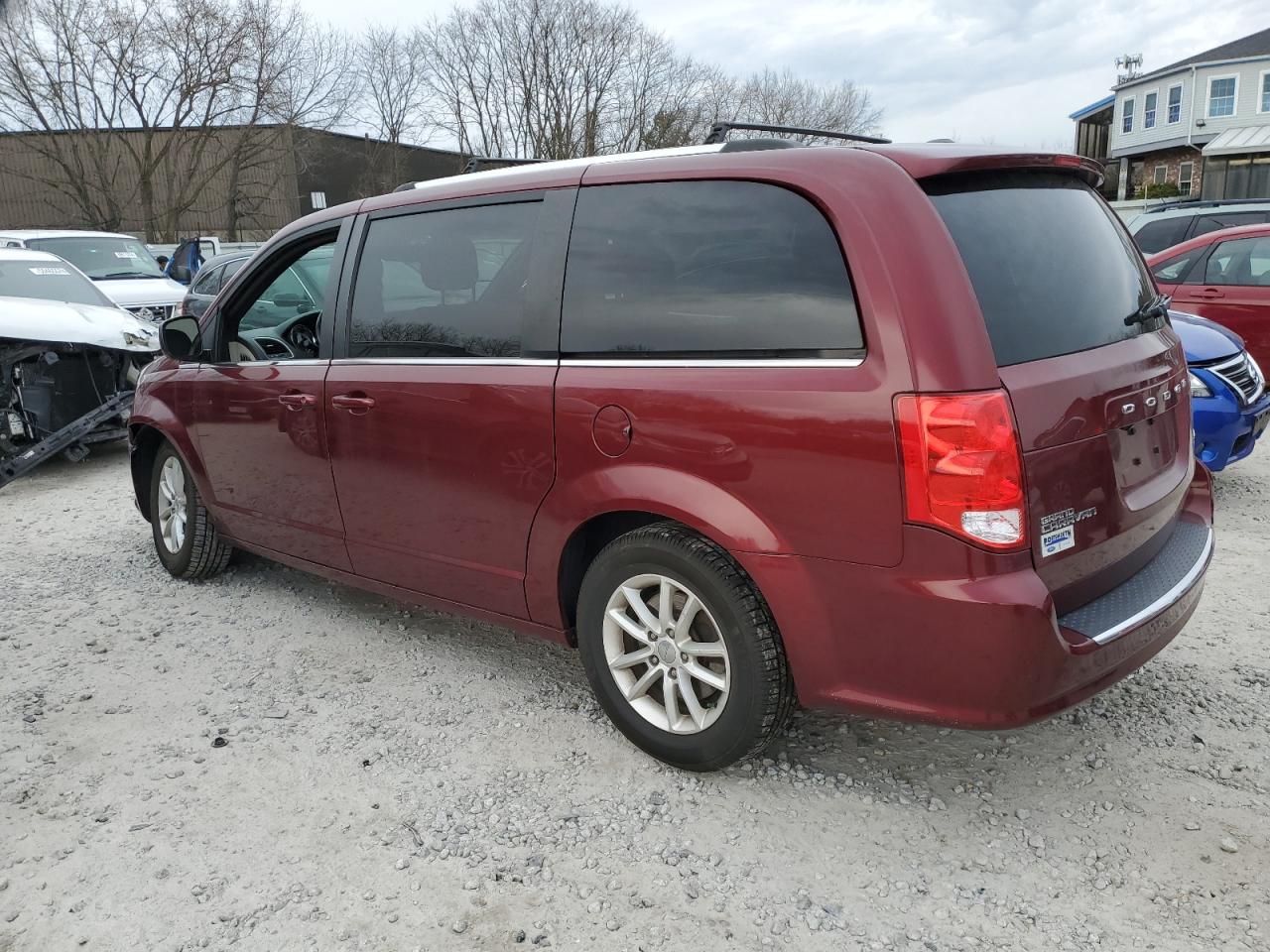 Photo 1 VIN: 2C4RDGCGXJR327610 - DODGE CARAVAN 