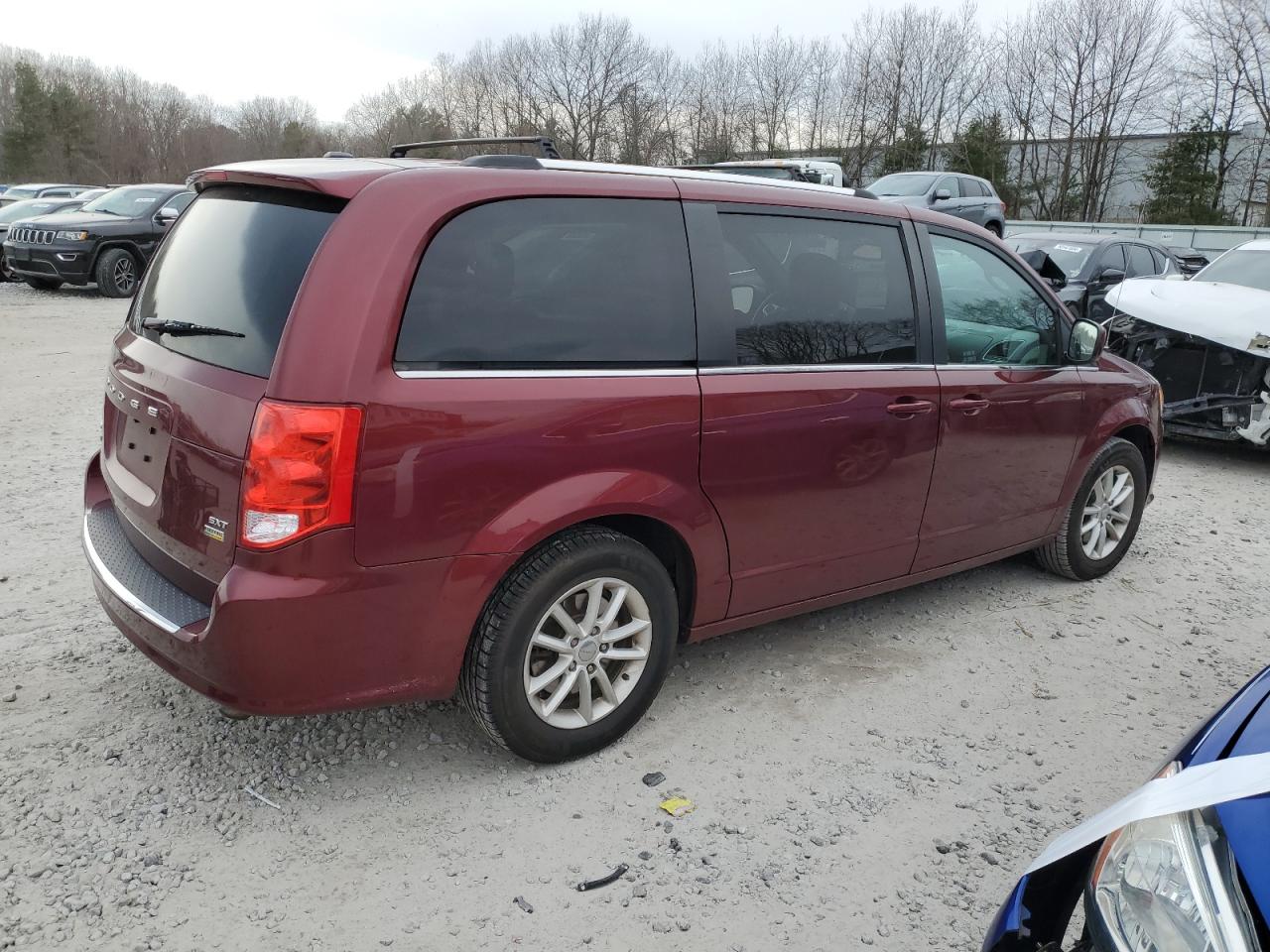 Photo 2 VIN: 2C4RDGCGXJR327610 - DODGE CARAVAN 