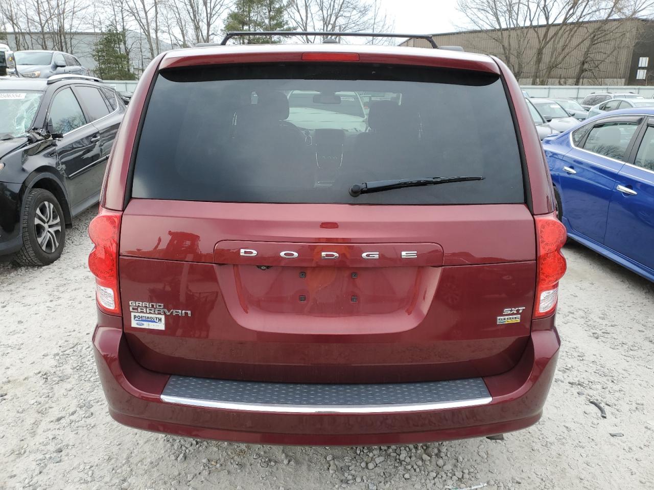 Photo 5 VIN: 2C4RDGCGXJR327610 - DODGE CARAVAN 